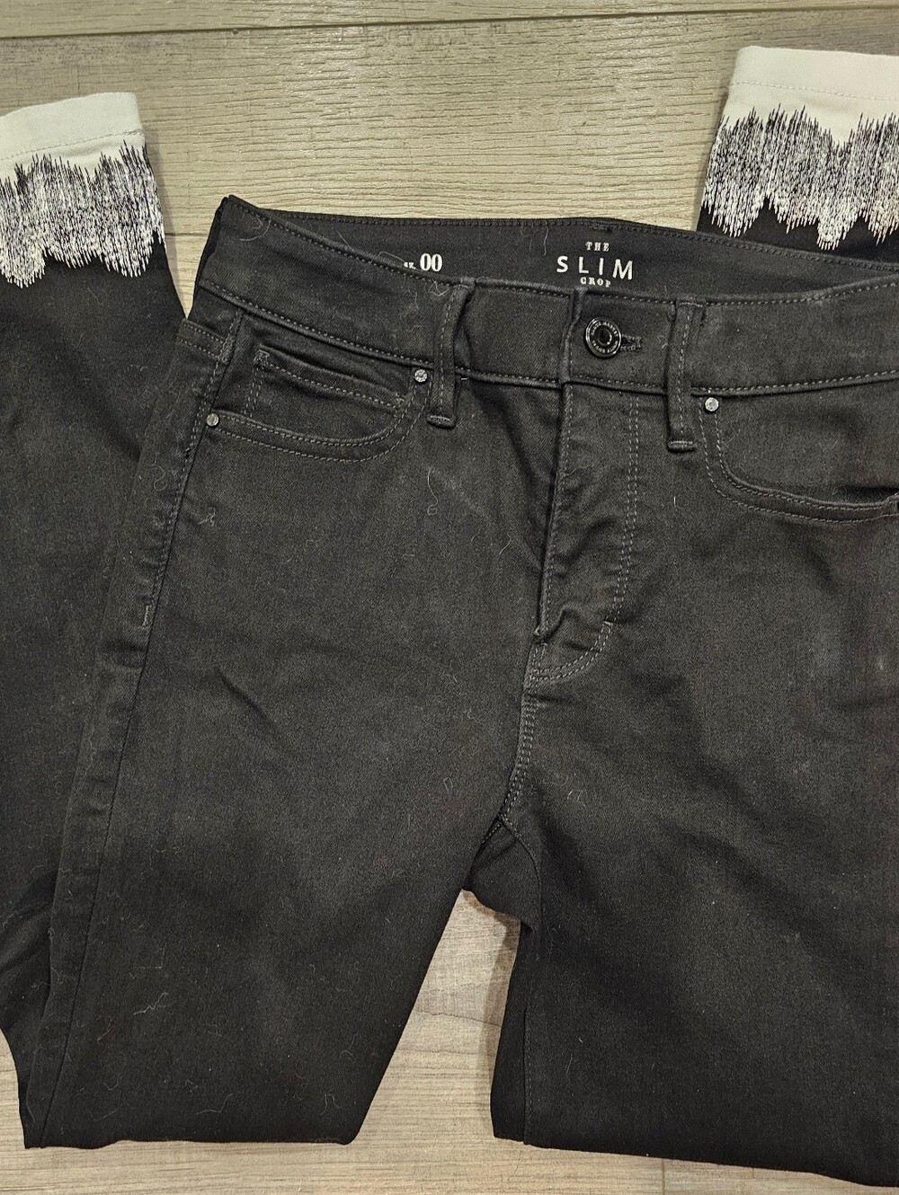 White House Black Market Black Slim Crop Jeans Embroidered Hem 00